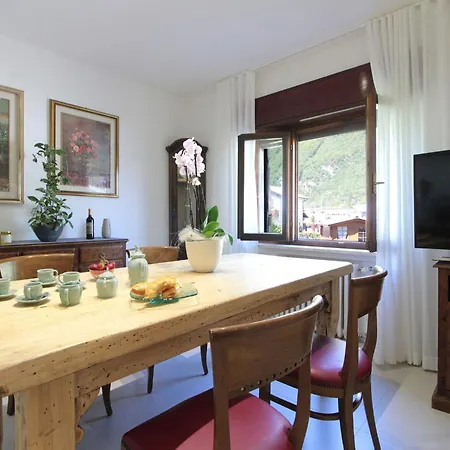 House Angy بيت للعطل Ponte nellʼAlpi
